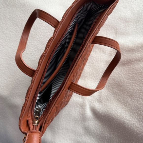 Cross Body Convertible Handbag NWOT - Picture 2 of 2